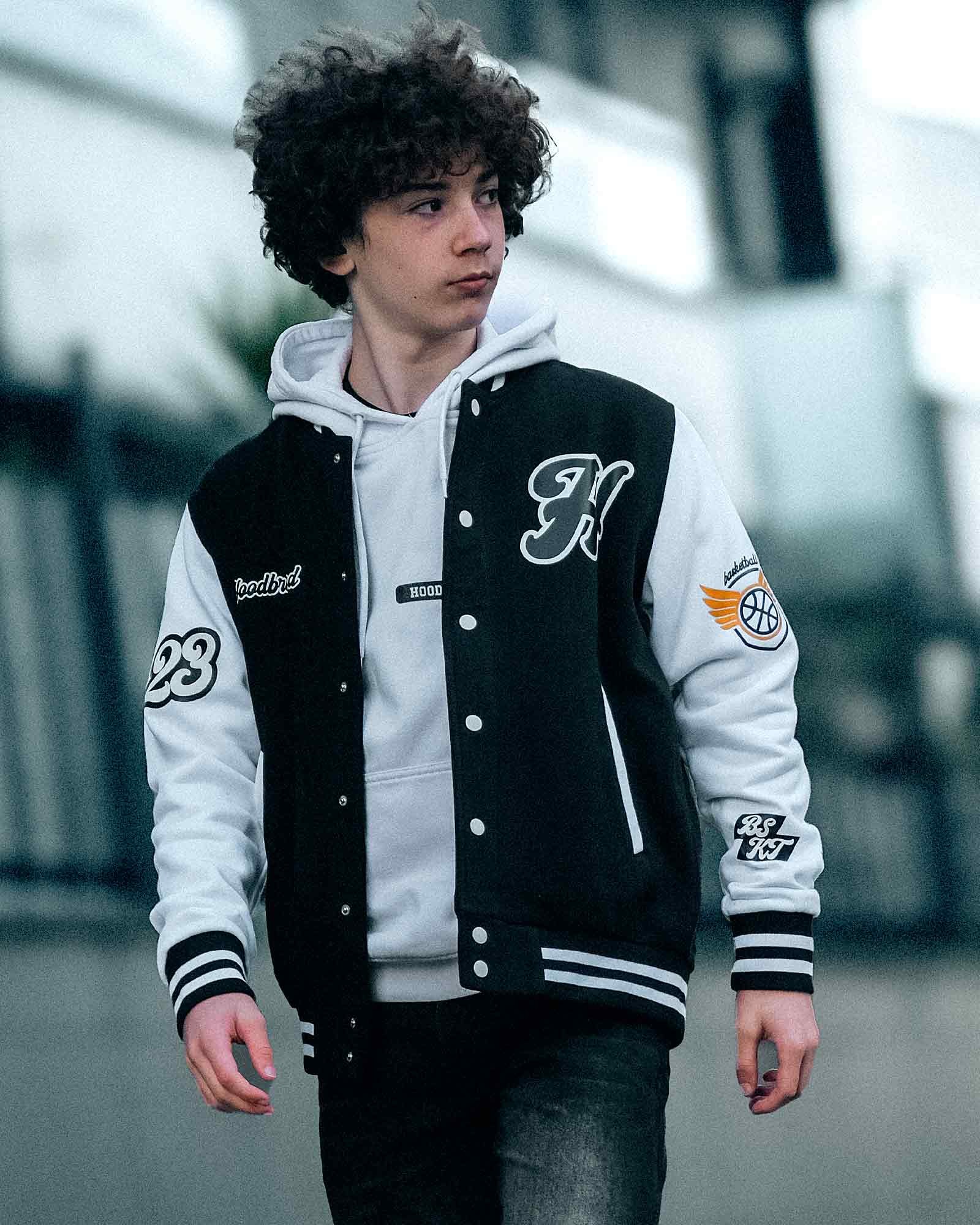 Chaqueta Varsity hood color negro/blanco